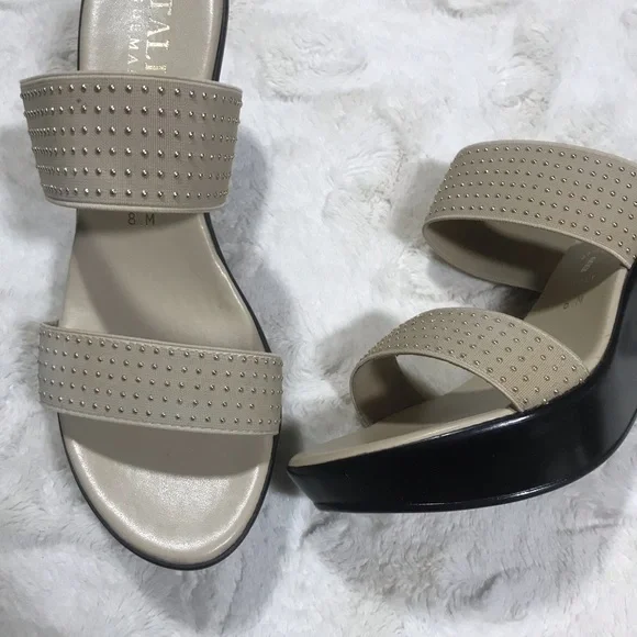 Italian ShoeMakers Wedge Heel Sandal 8 1/2M - Picture 2 of 10